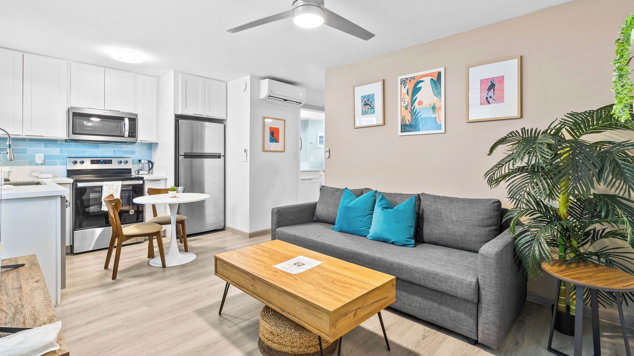 Photo of Livingroom in McCully - Moiliili