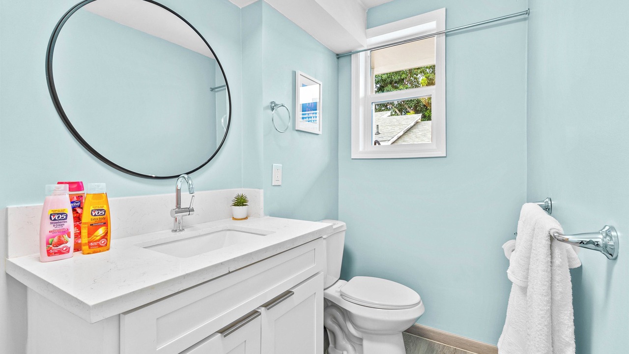 Photo of Bathroom in McCully - Moiliili