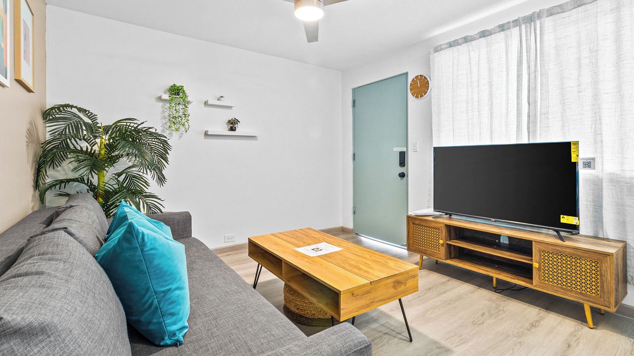 Photo of Livingroom in McCully - Moiliili
