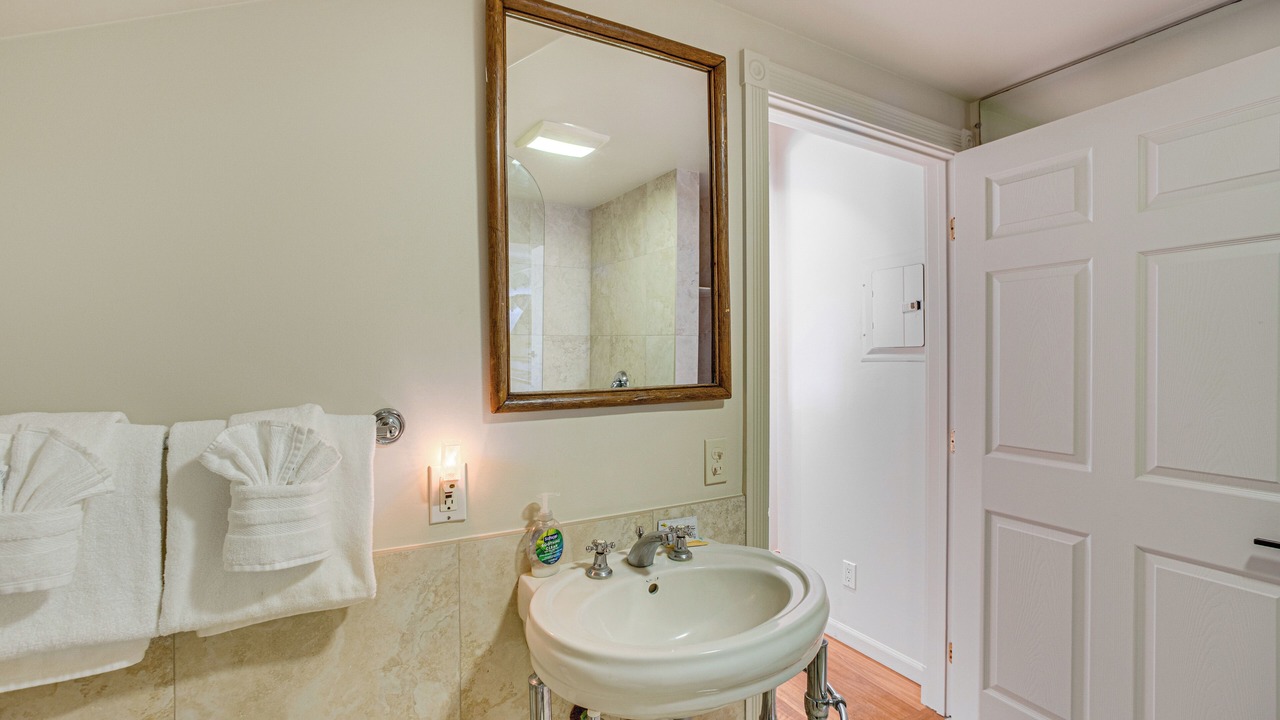 Photo of Bathroom in Keauhou