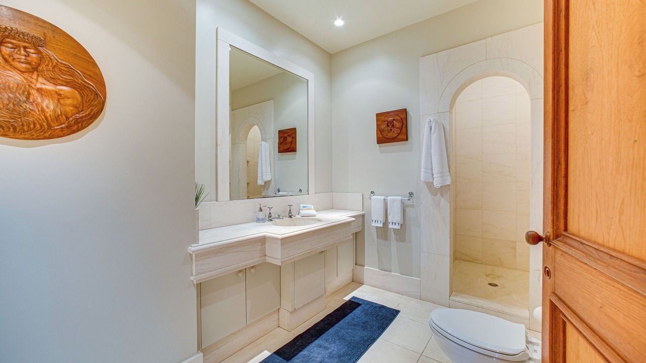 Photo of Bathroom in Keauhou