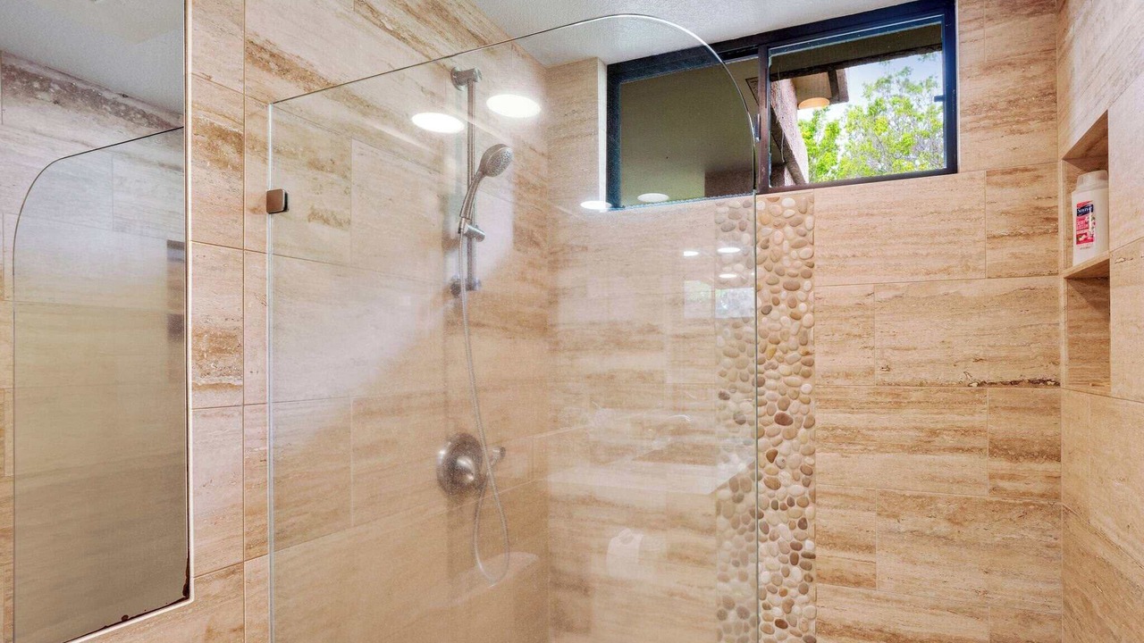 Photo of Bathroom in Waikoloa