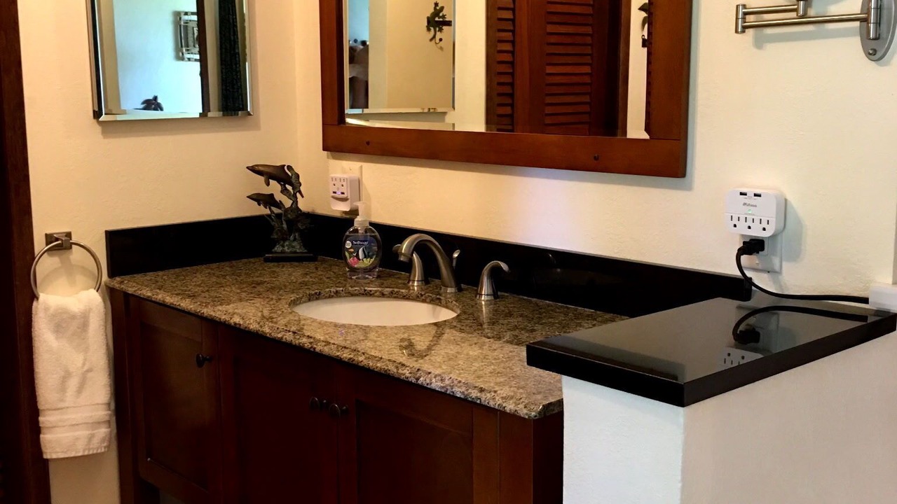 Photo of Bathroom in Historic Kailua Village