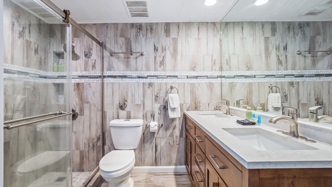 Photo of Bathroom in Historic Kailua Village