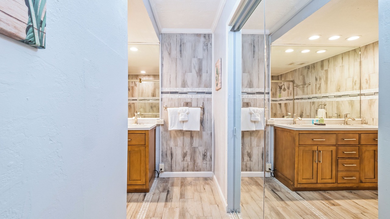 Photo of Bathroom in Historic Kailua Village