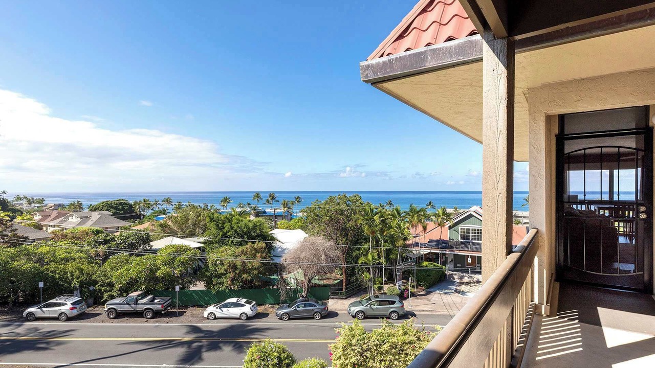 Photo of Patio Balcony in Historic Kailua Village
