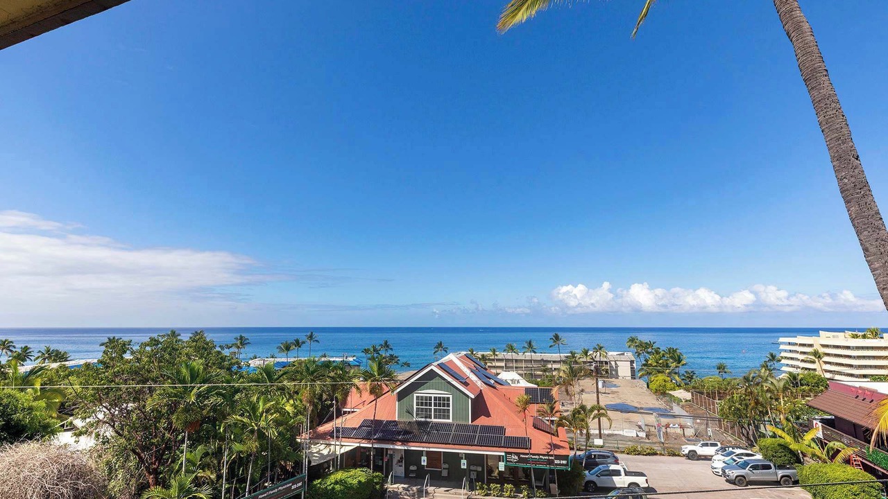 Photo of Patio Balcony in Historic Kailua Village
