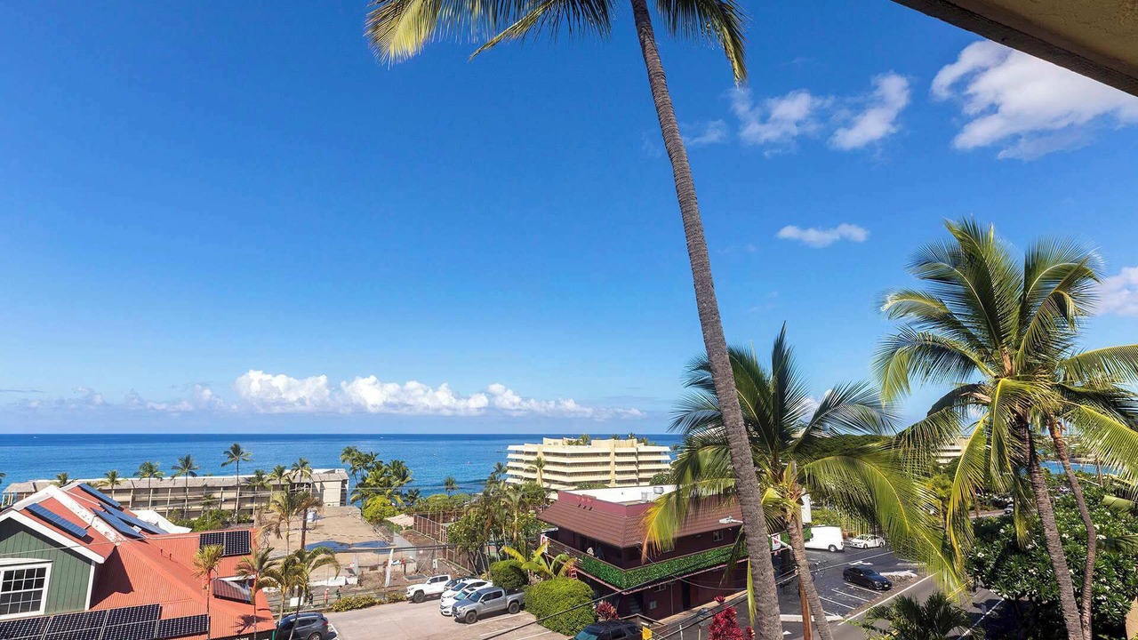 Photo of Patio Balcony in Historic Kailua Village