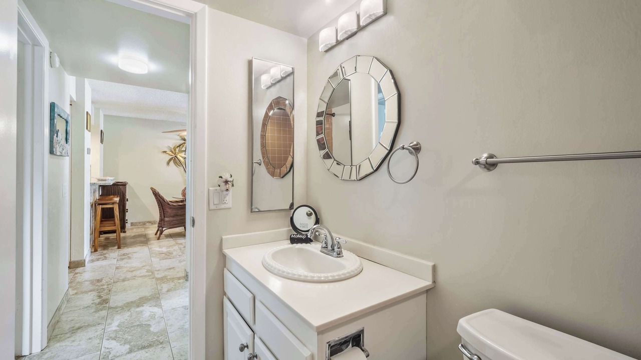 Photo of Bathroom in Kahaluu Bay