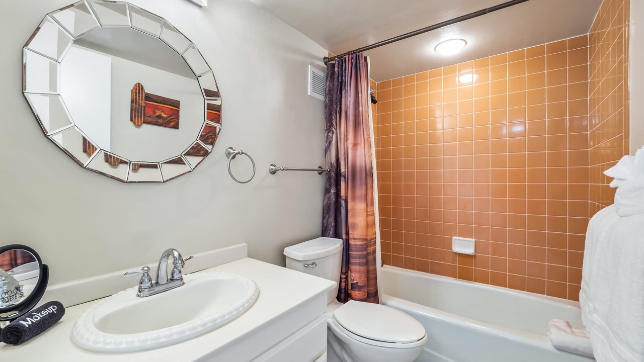 Photo of Bathroom in Kahaluu Bay