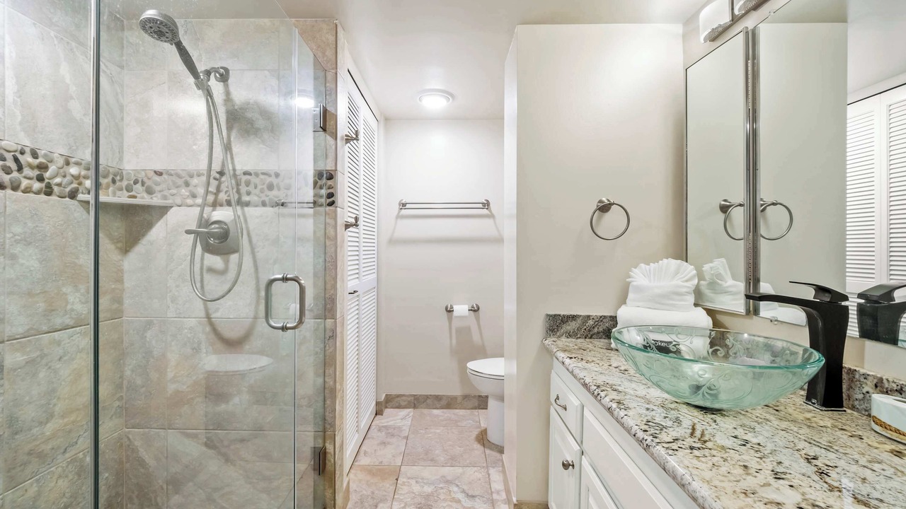 Photo of Bathroom in Kahaluu Bay