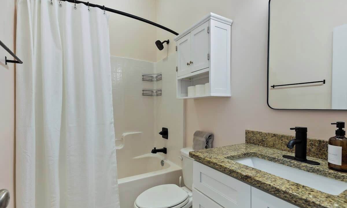 Photo of Bathroom in Dixon Park