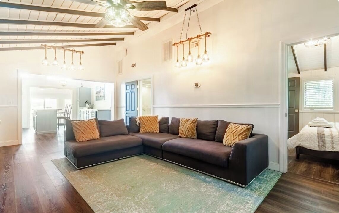 Photo of Livingroom in Leesville