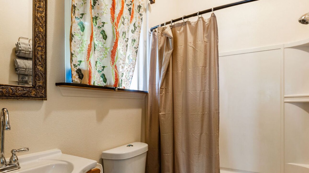 Photo of Bathroom in Kehena Beach Estates