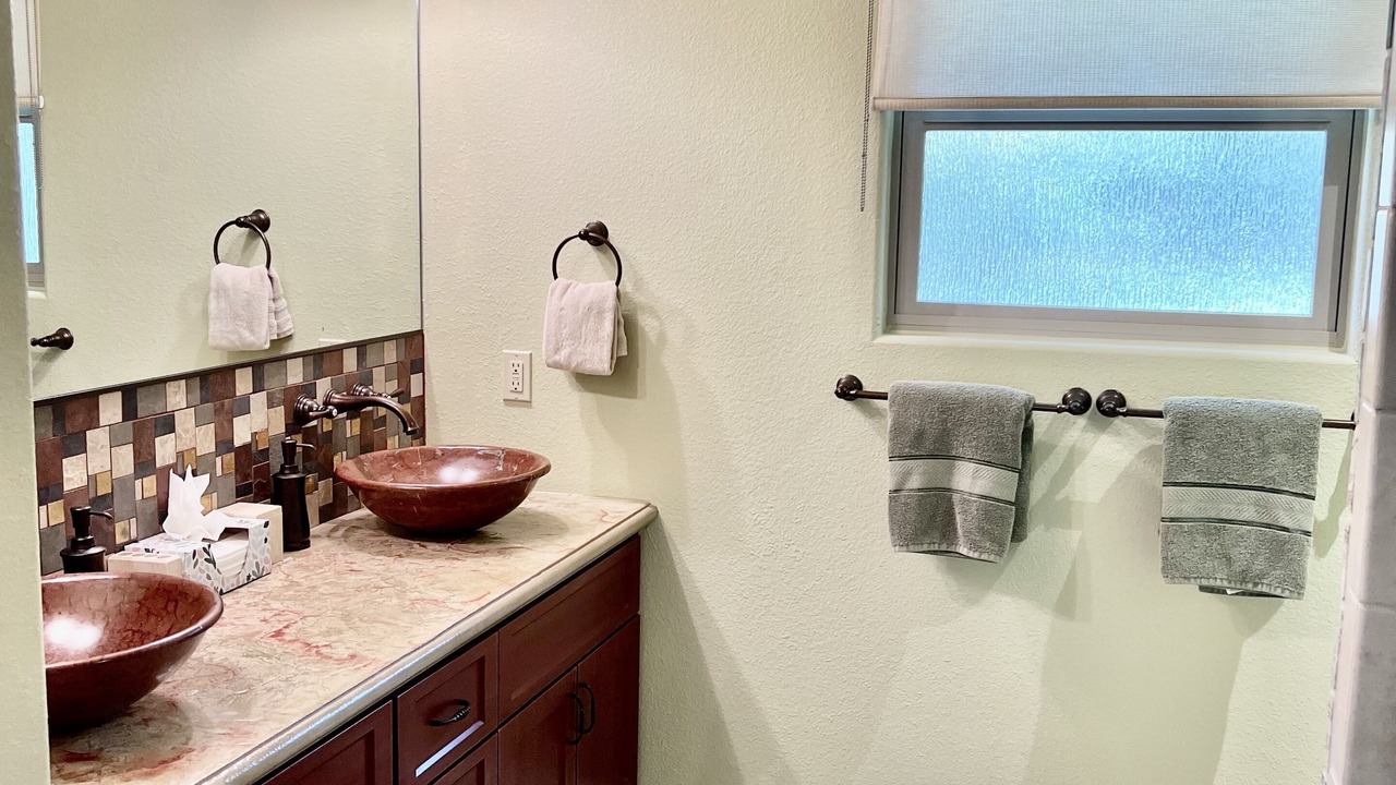 Photo of Bathroom in Hakalau