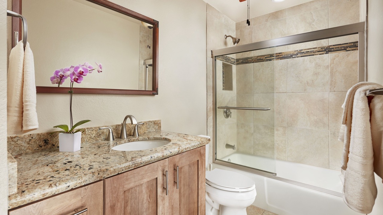 Photo of Bathroom in Keauhou