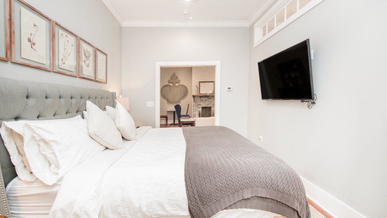 Photo of Bedroom in Downtown Charleston