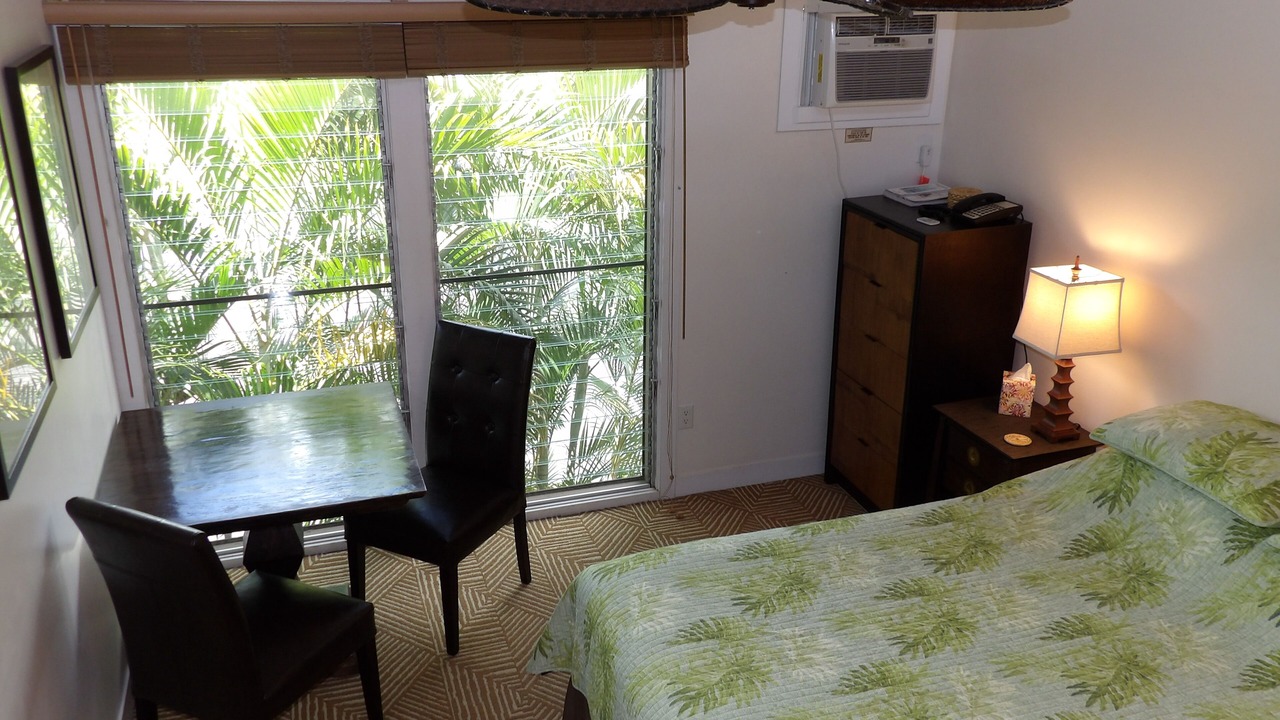 Photo of Bedroom in Historic Lahaina Front Street