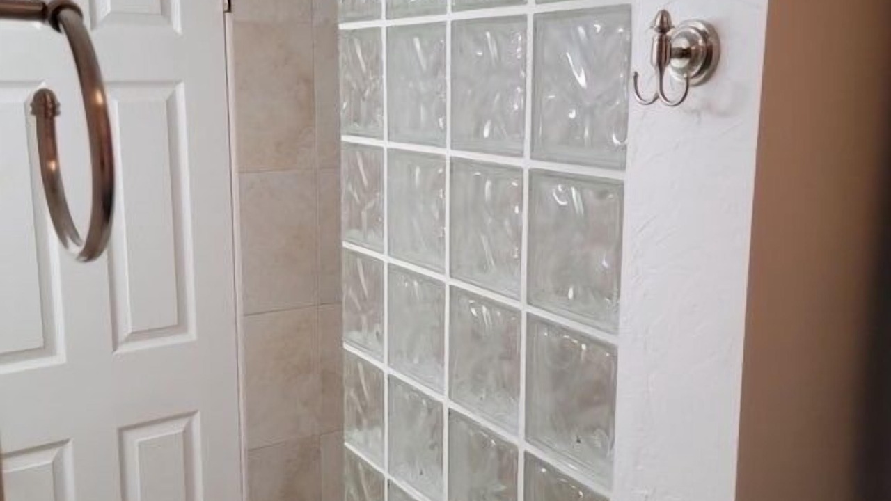 Photo of Bathroom in Kahaluu Bay