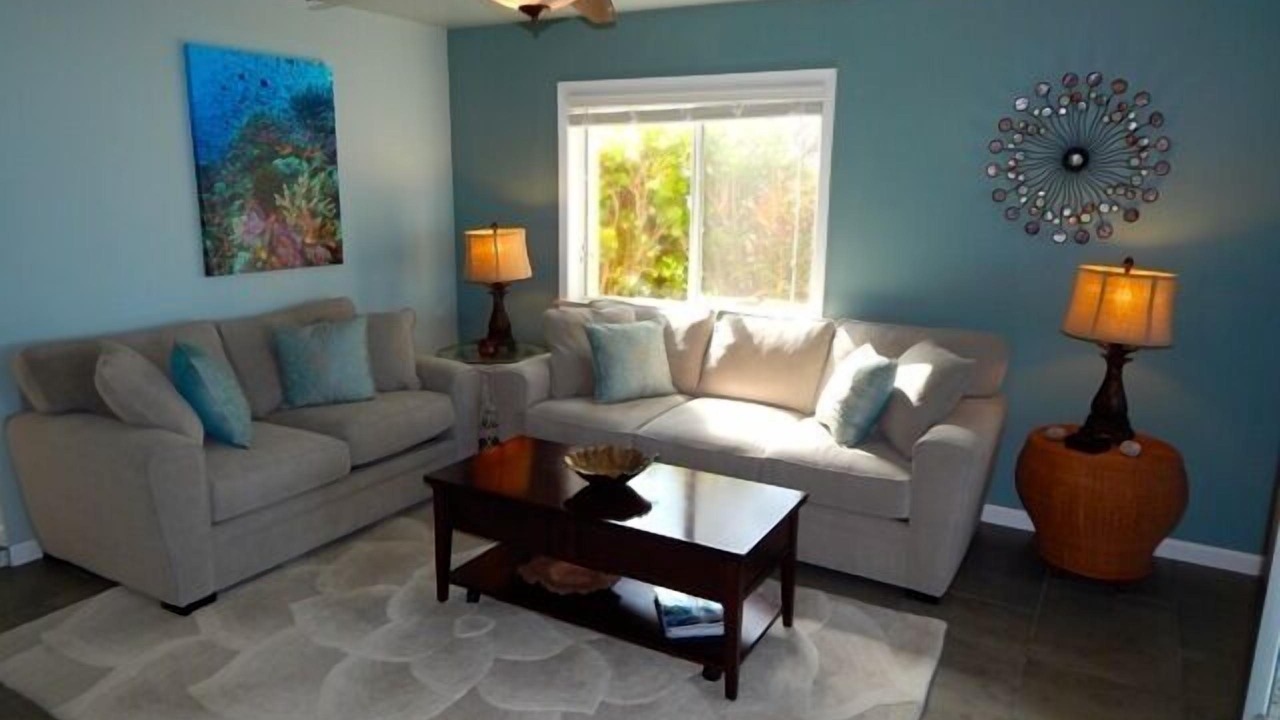 Photo of Livingroom in Kahaluu Bay