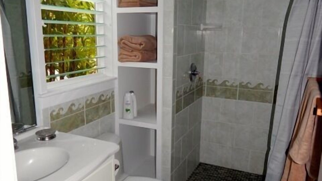 Photo of Bathroom in Kahaluu Bay