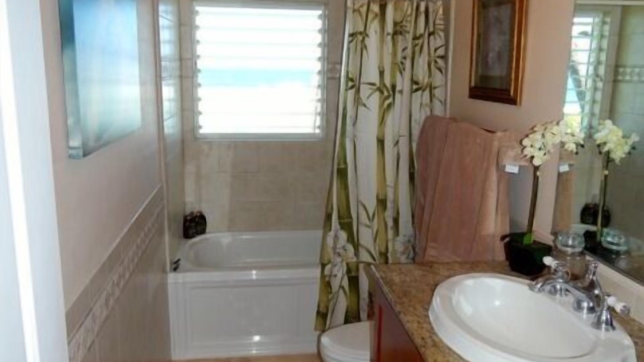 Photo of Bathroom in Kahaluu Bay