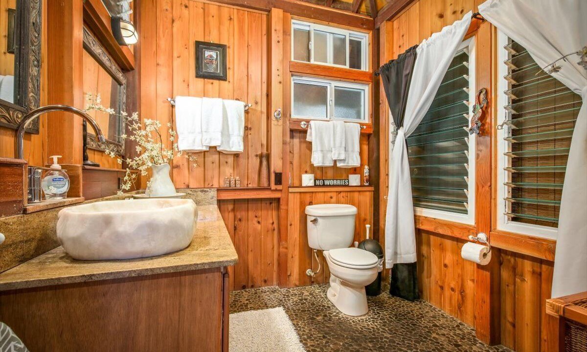Photo of Bathroom in Kehena Beach Estates