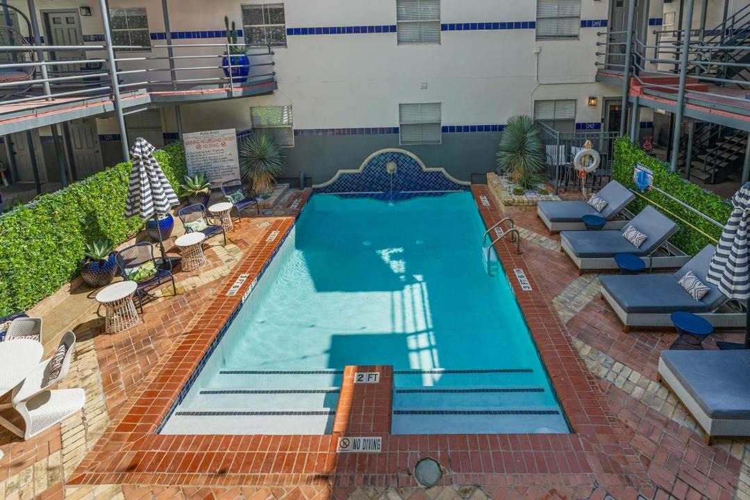 Photo of Patio Balcony in Waller Creek District