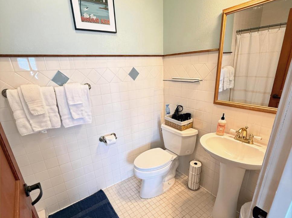 Photo of Bathroom in Hilo