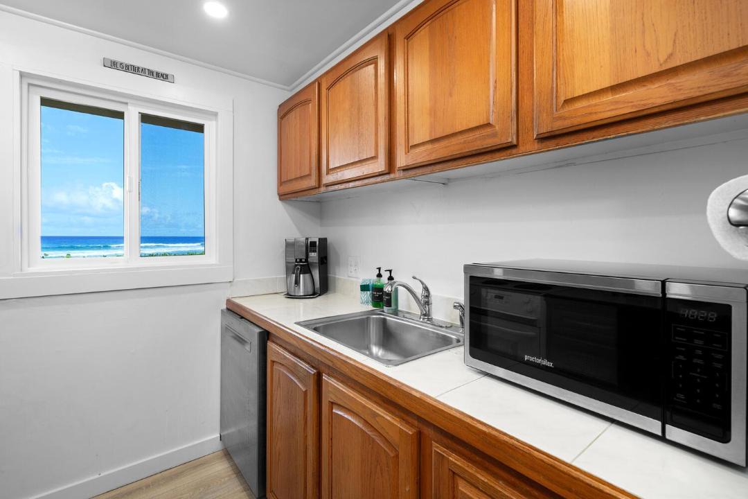 Photo of Kitchen in Kahaluu Bay