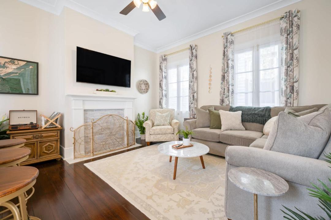Photo of Livingroom in Cannonborough Elliotborough