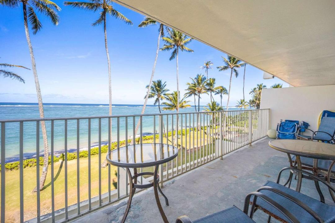 Photo of Patio Balcony in Punaluu