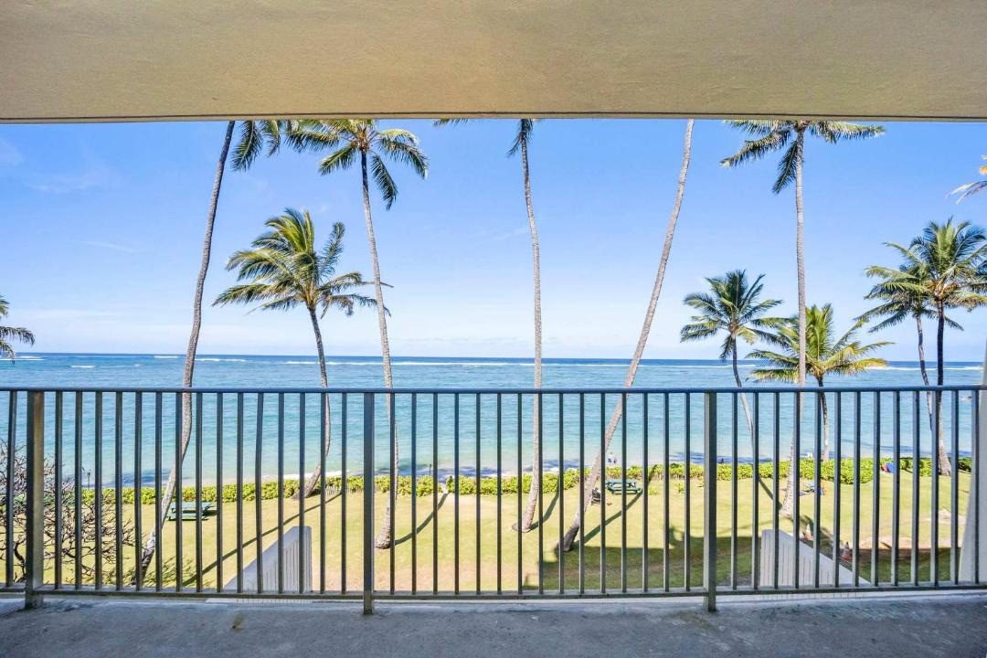 Photo of Patio Balcony in Punaluu