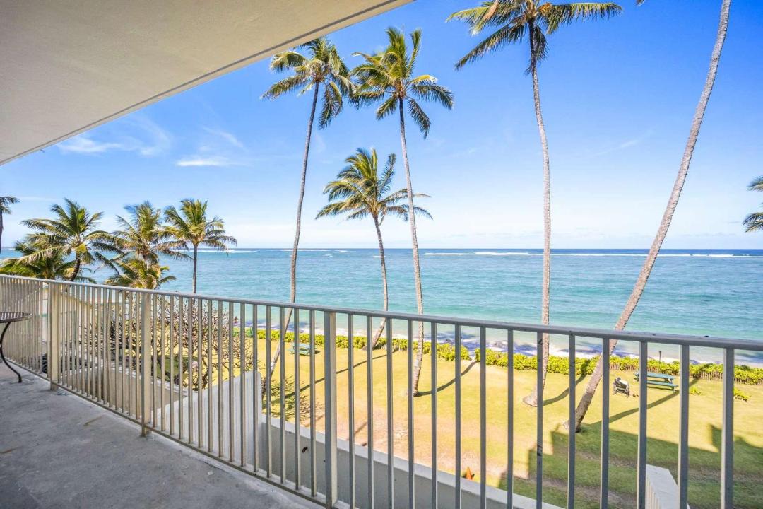 Photo of Patio Balcony in Punaluu