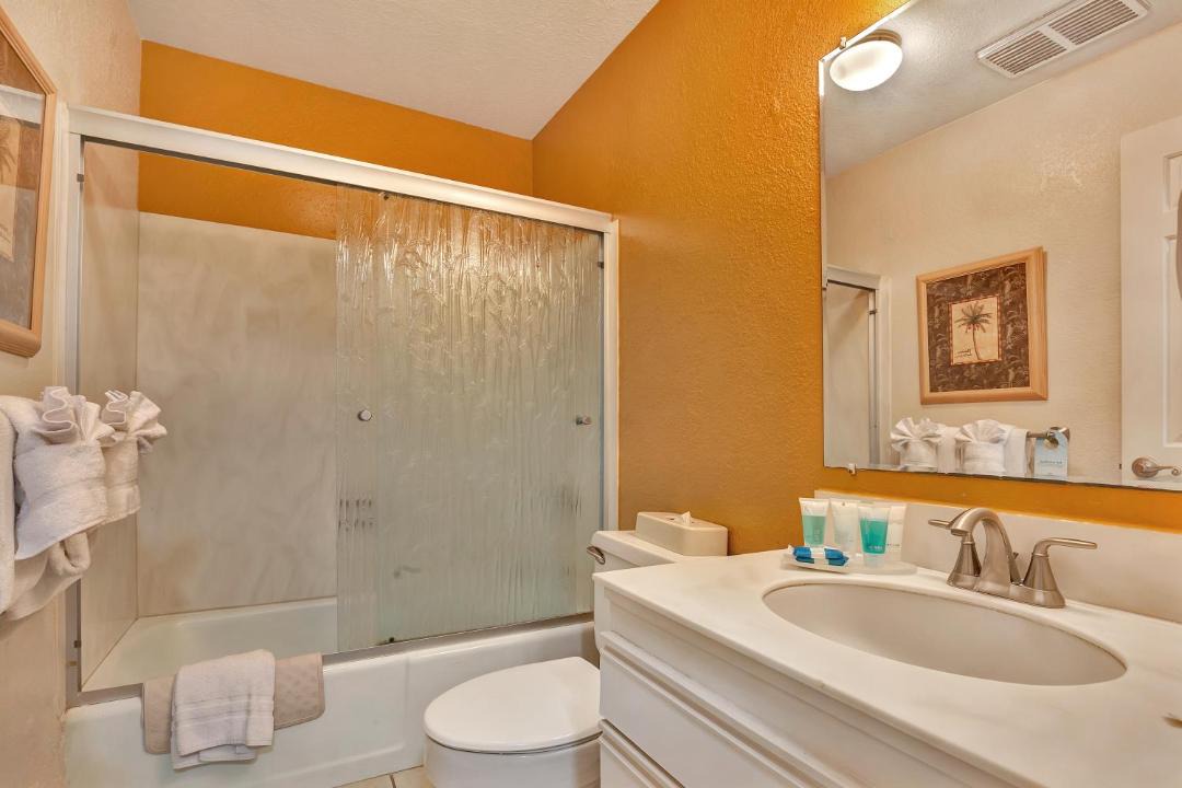 Photo of Bathroom in Historic Kailua Village