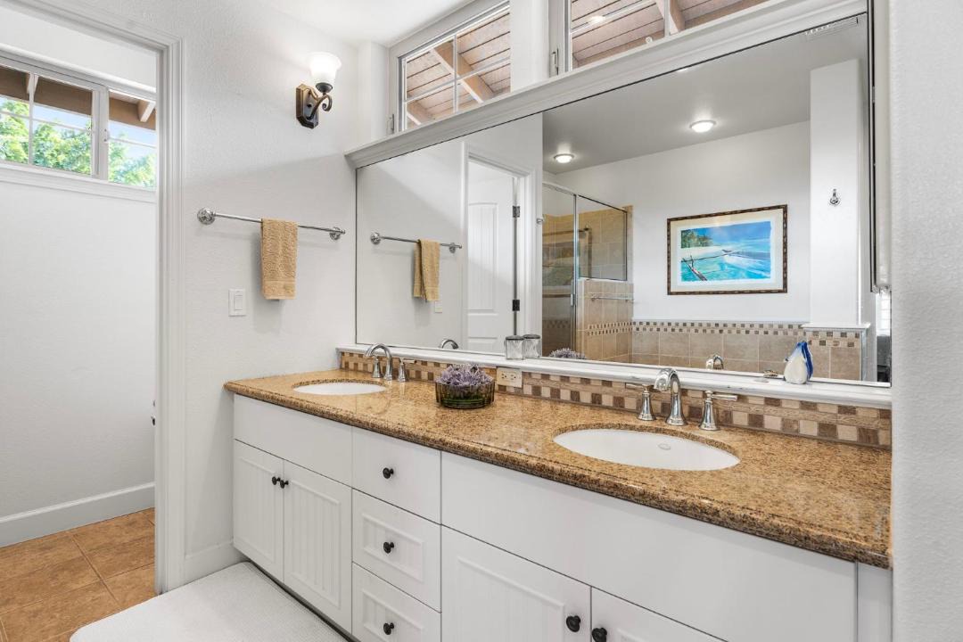 Photo of Bathroom in Kulalani