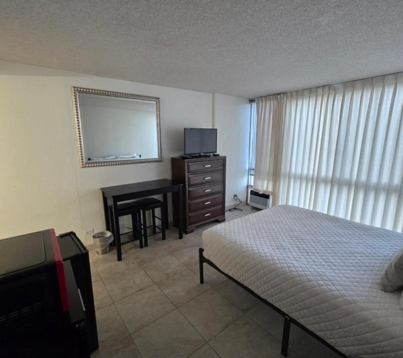 Photo of Bedroom in Waikiki