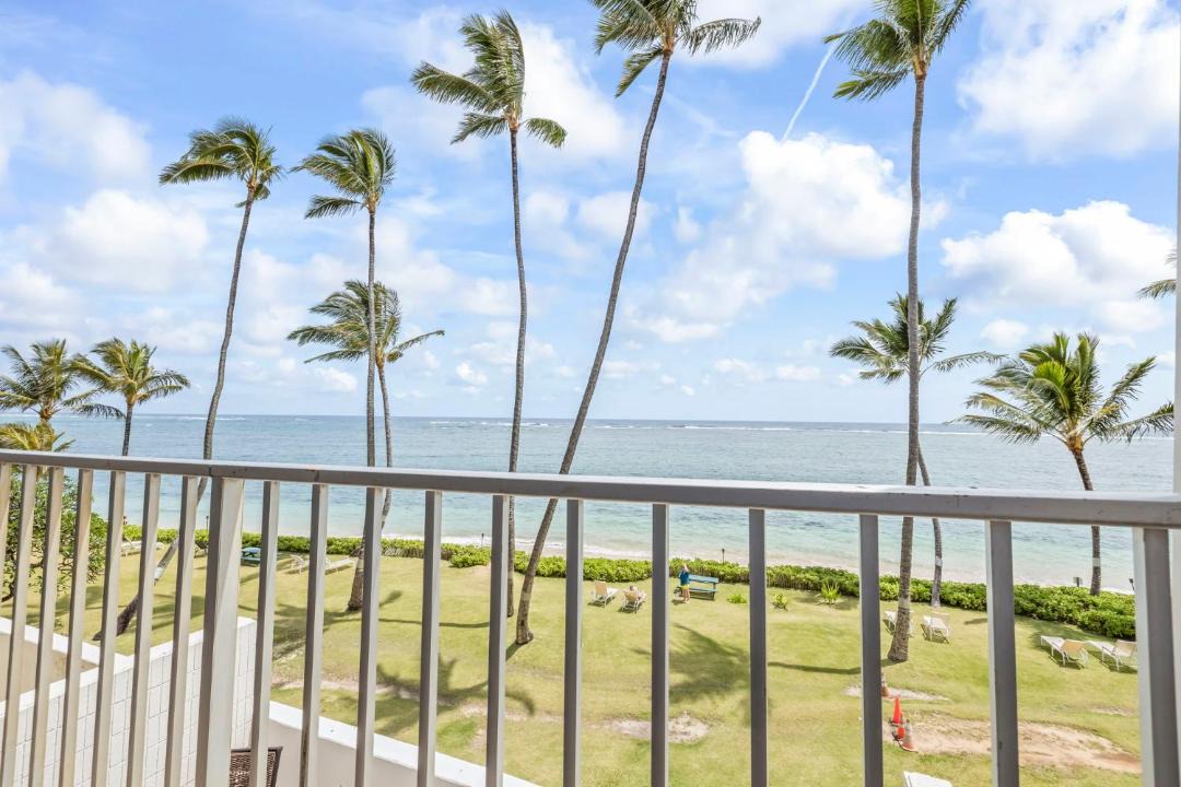 Photo of Patio Balcony in Punaluu