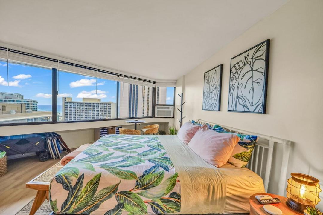 Photo of Bedroom in Waikiki