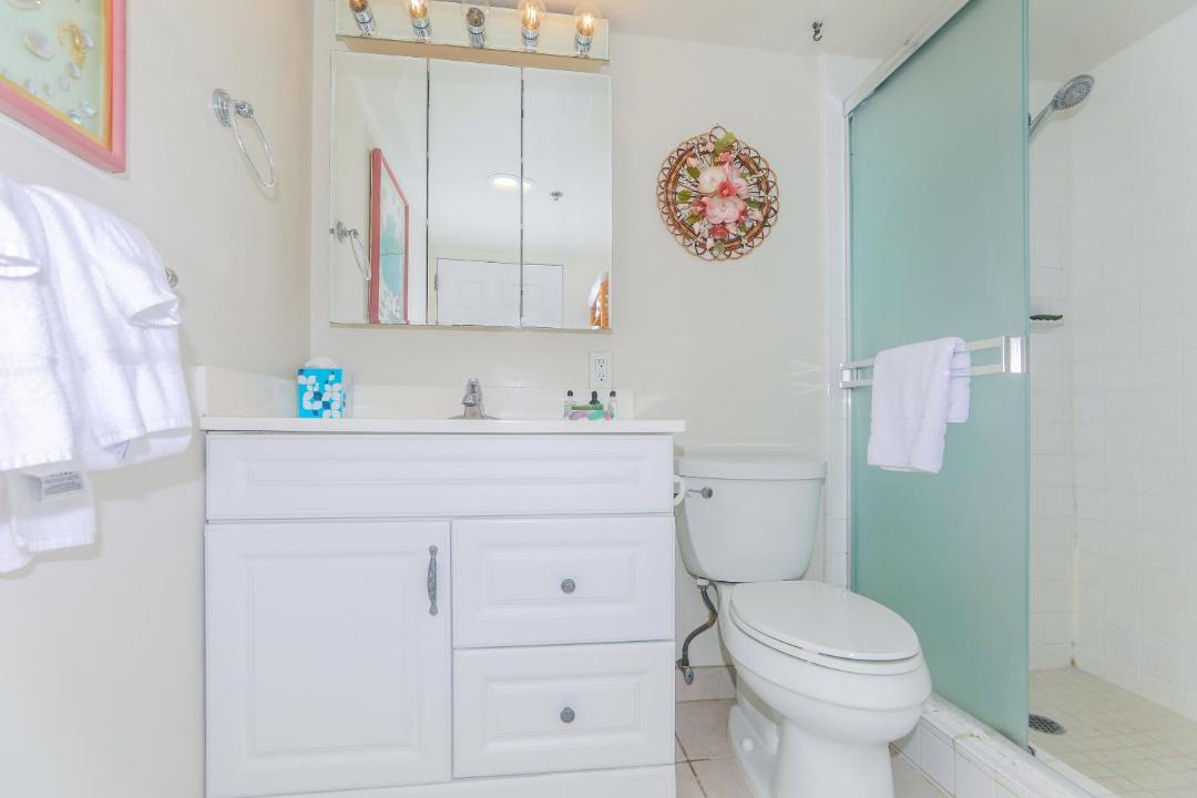 Photo of Bathroom in Waikiki
