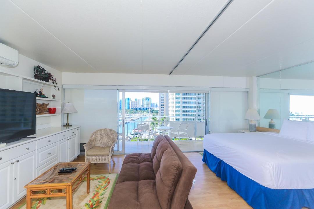 Photo of Bedroom in Waikiki
