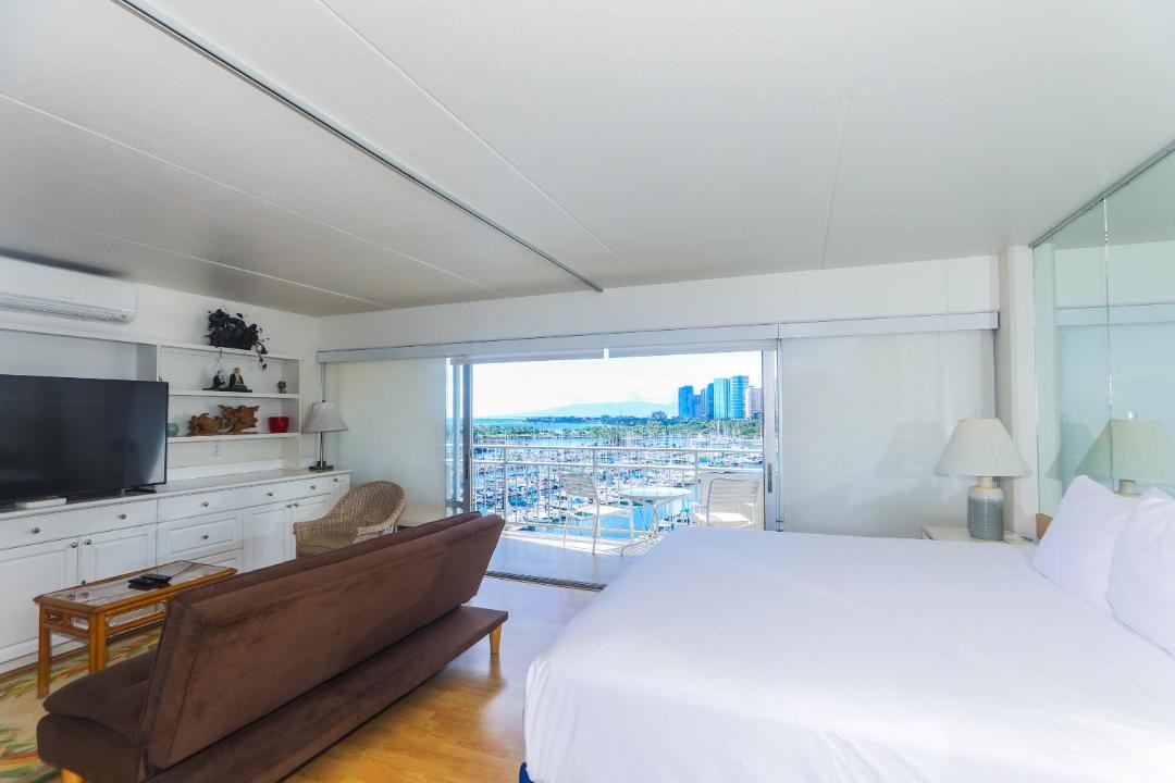 Photo of Bedroom in Waikiki