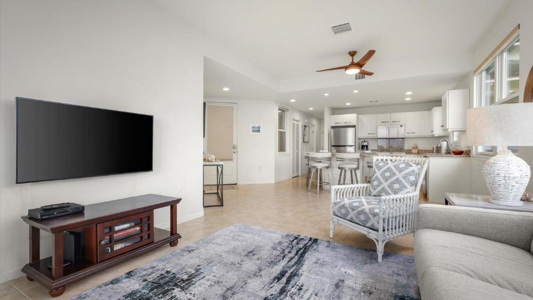 Photo of Livingroom in Historic Kailua Village