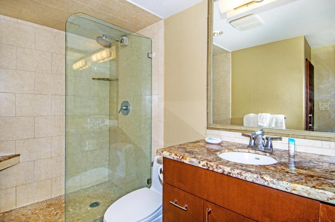 Photo of Bathroom in Maalaea