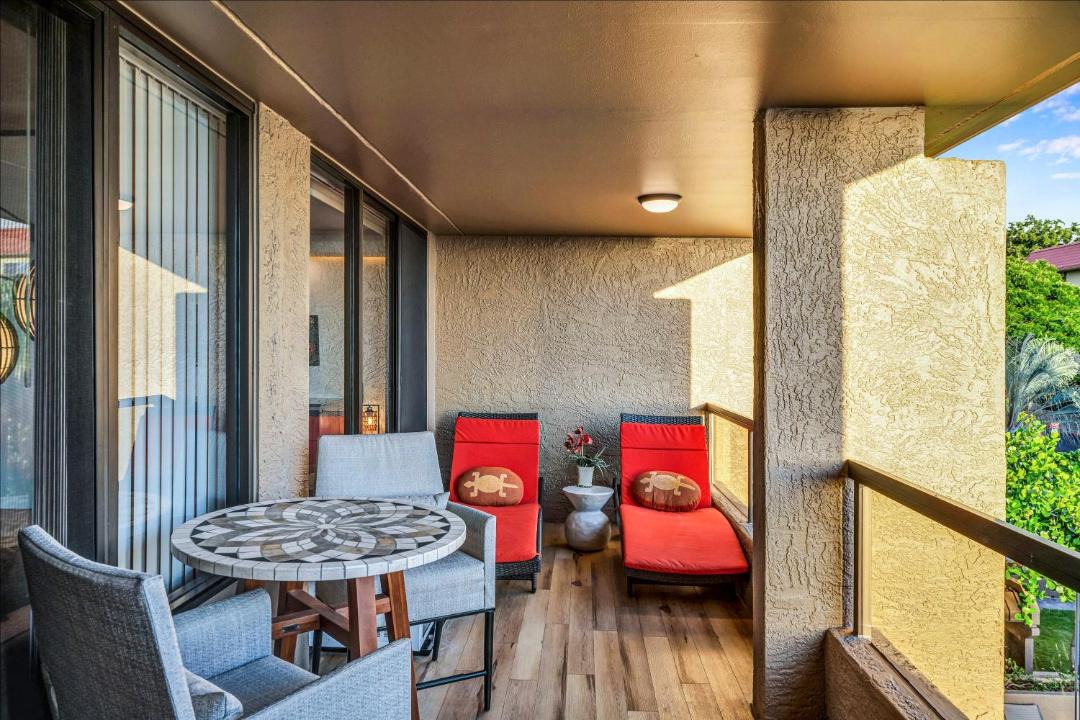 Photo of Patio Balcony in Historic Kailua Village