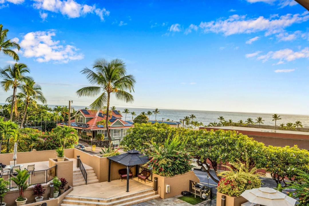 Photo of Patio Balcony in Historic Kailua Village
