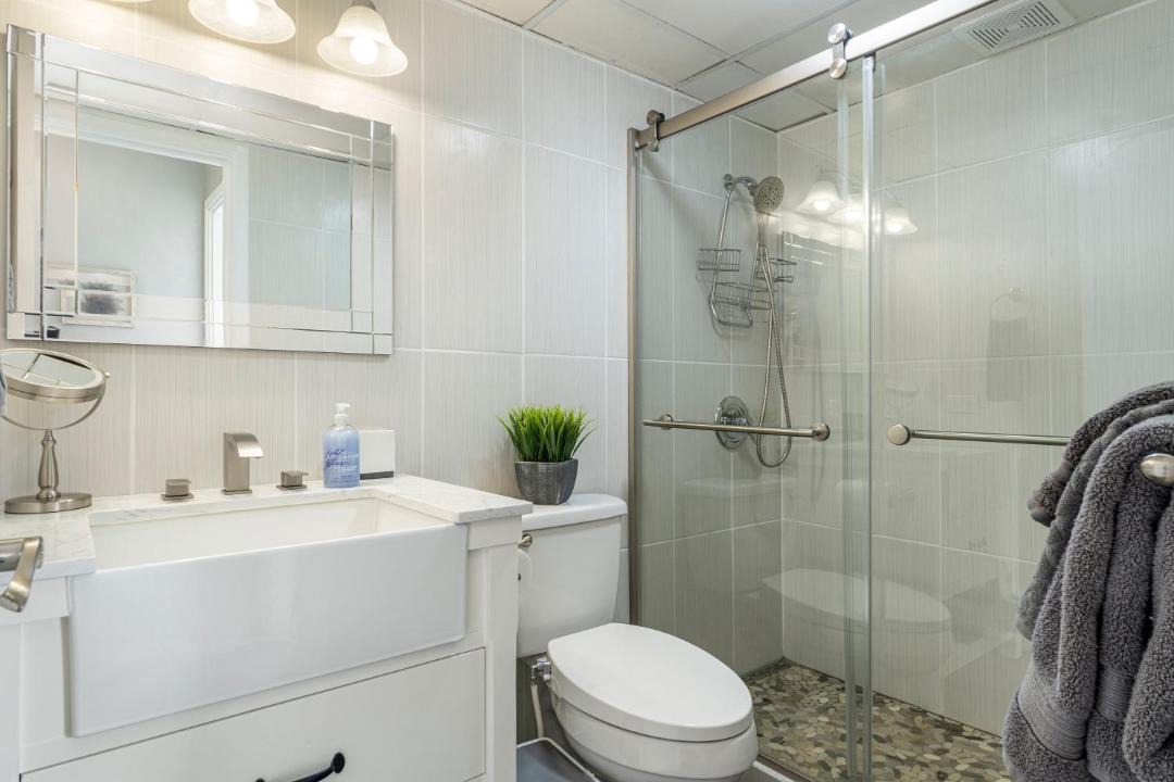 Photo of Bathroom in McCully - Moiliili