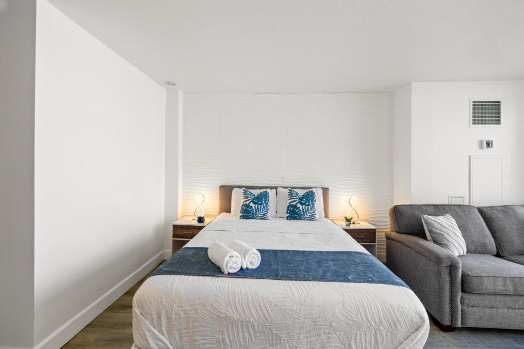 Photo of Bedroom in Waikiki
