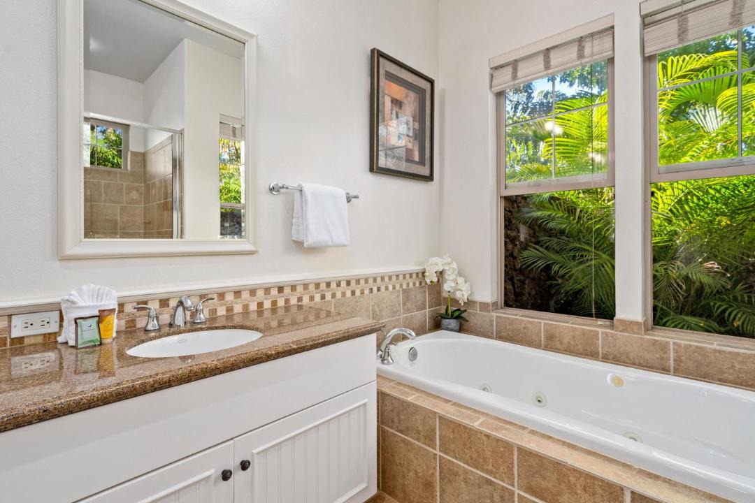 Photo of Bathroom in Kulalani