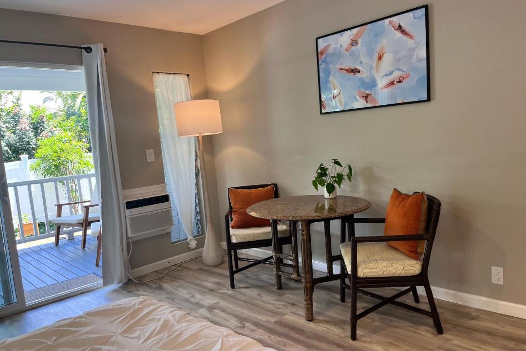 Photo of Livingroom in Kahaluu Bay